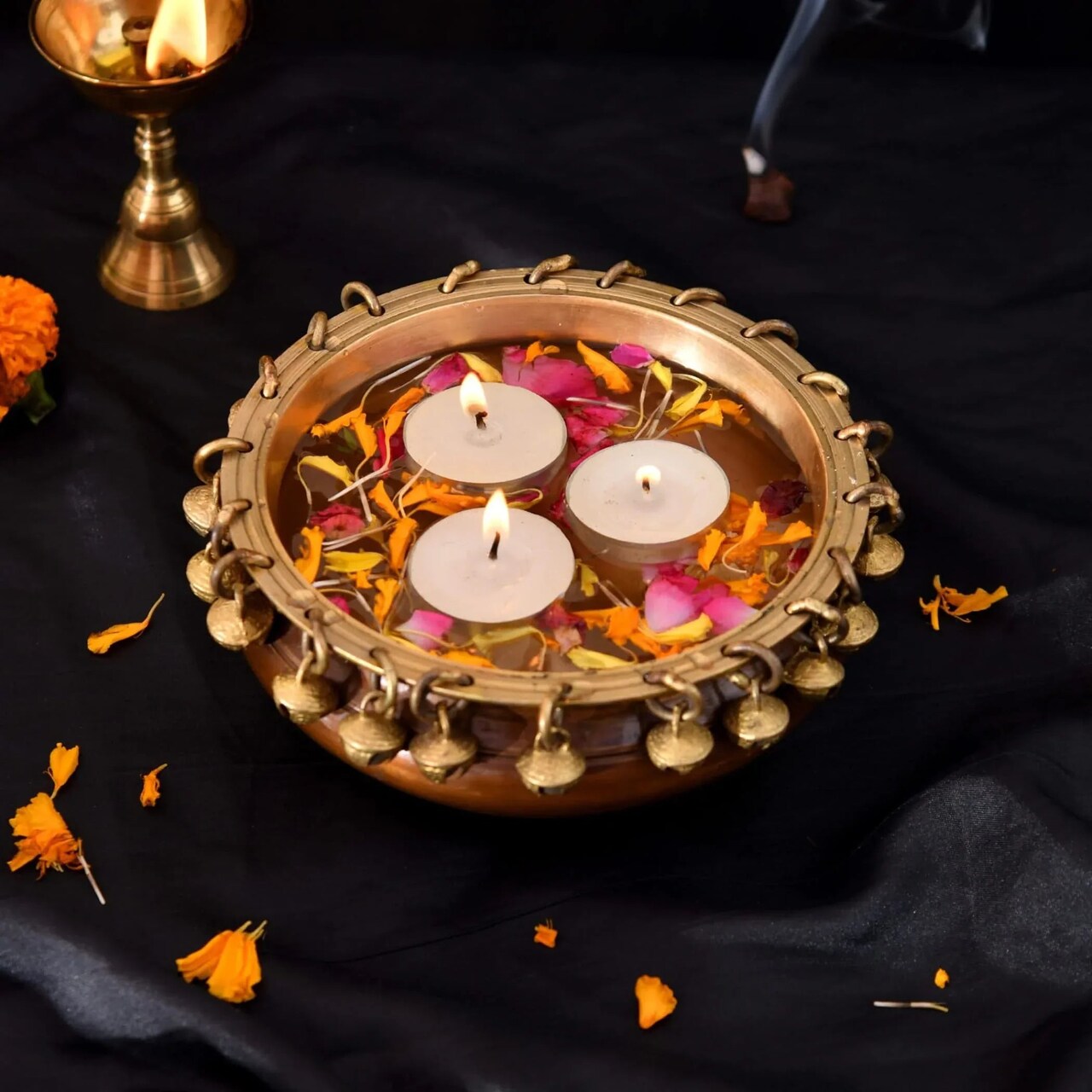 LOVENSPIRE Brass Urli Bowl with Ghungroo 2.7 Inch Indian Ethnic Urli Bowls for Floating Flowers Tea Light Candles Home Office Pooja Room Diwali Decor Showpiece Housewarming Gift